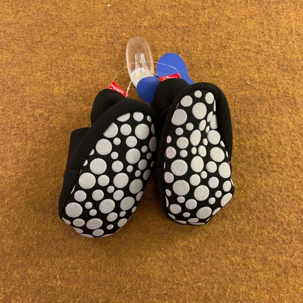 Myggpp Unisex 6-12M Black Fleece Lined Non-Slip Grip Sole Baby Booties NWT